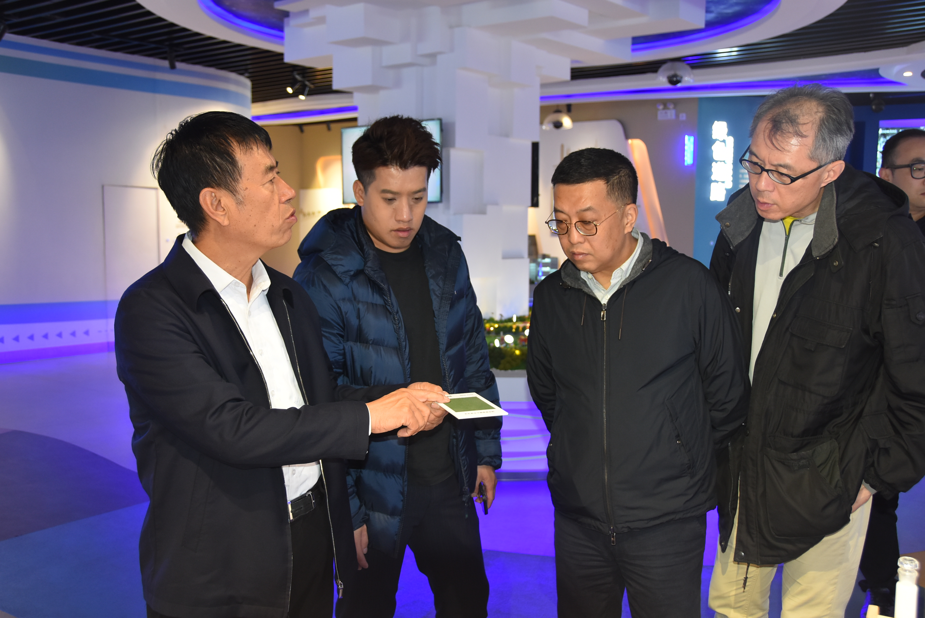 4月23-25日，香港谢永宁先生、吴绍麟先生一行莅临喜跃发集团实地考察.JPG