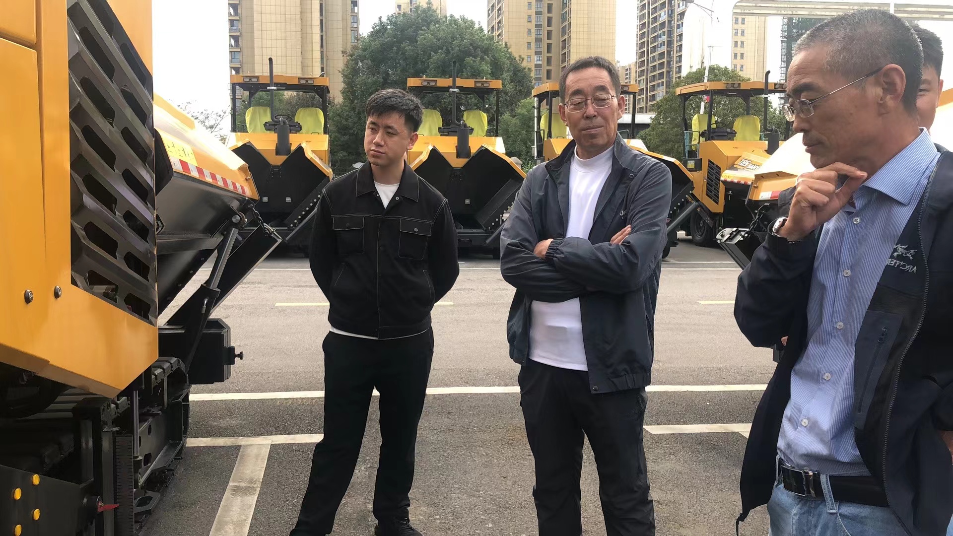 2023年度喜跃发集团合作交流(图24) 10月9日,喜跃发集团走进三一重工智能车间参观学习,洽谈数字化改造深度合作.jpg