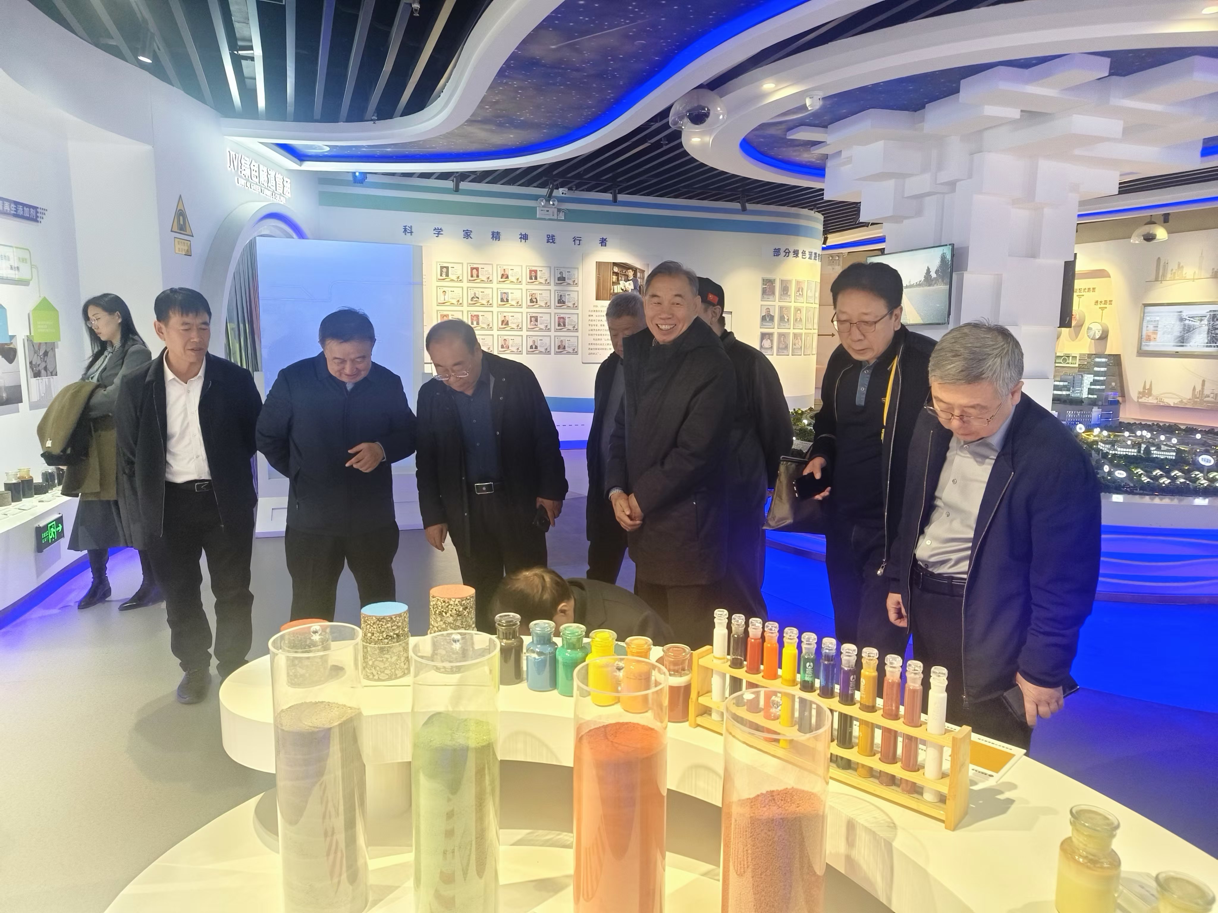 太原市企业和企业家联合会会长办公会在喜跃发集团召开(图4) 微信图片_20241118143748.jpg