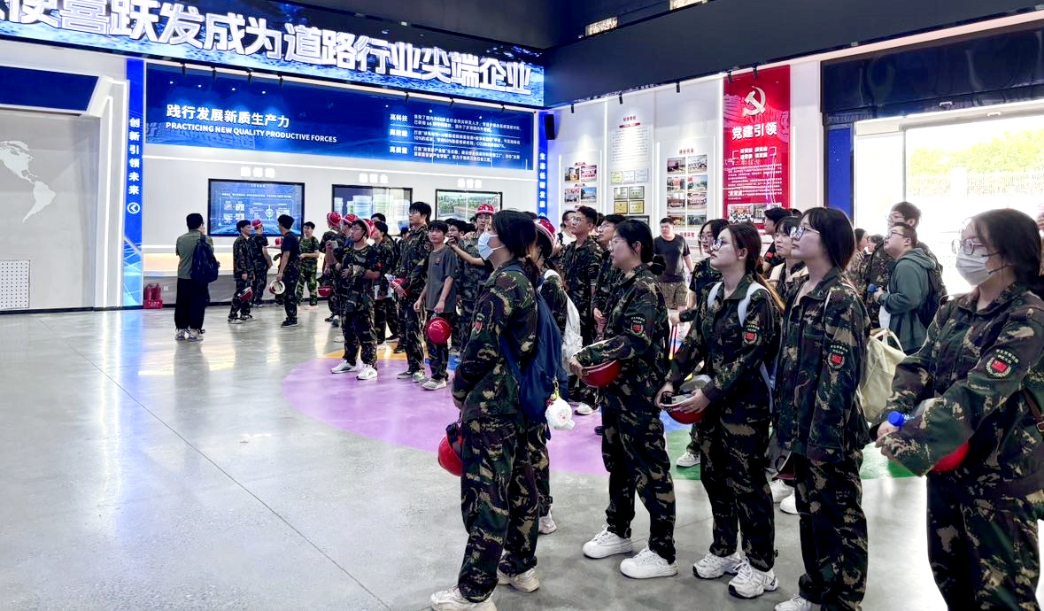 中北大学师生走进喜跃发集团共探校企合作新路径(图3) IMG_5844.JPG_副本.jpg