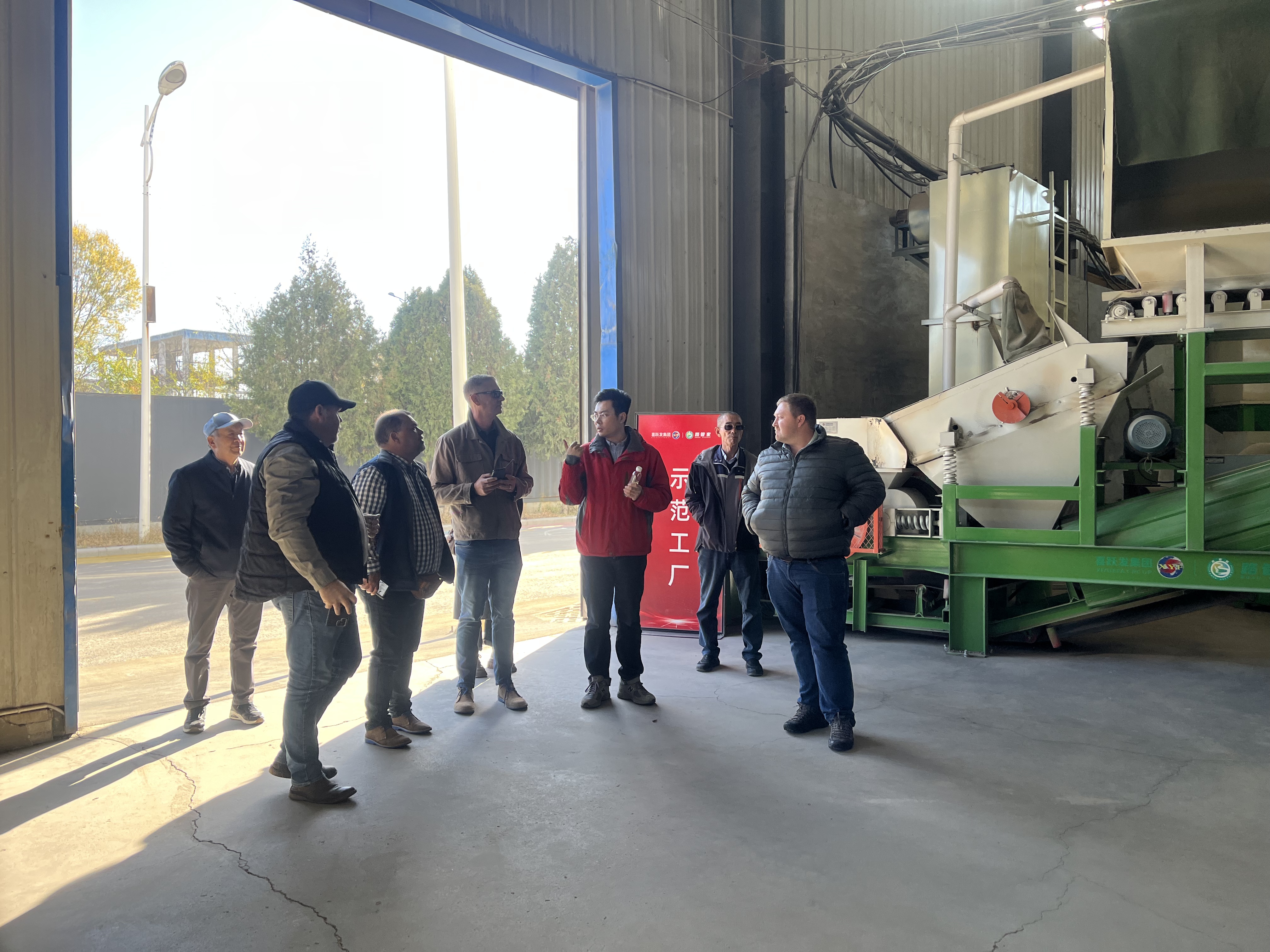 南非Tosas公司代表团到访喜跃发集团深化技术交流与合作(图3) 6.jpg