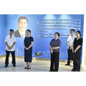 太原市人大常委会副主任何爱萍带队赴喜跃发集团开展入企服务调研