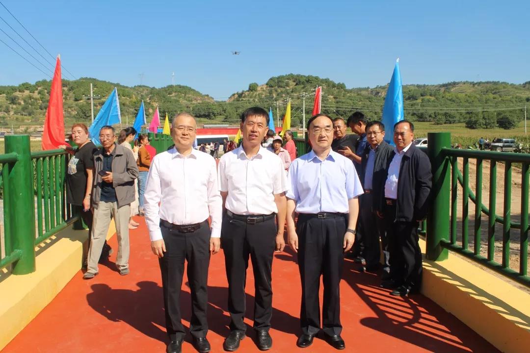 精准扶贫献爱心 桥梁竣工获嘉奖——喜跃发集团捐建两座爱心桥正式竣工(图9)