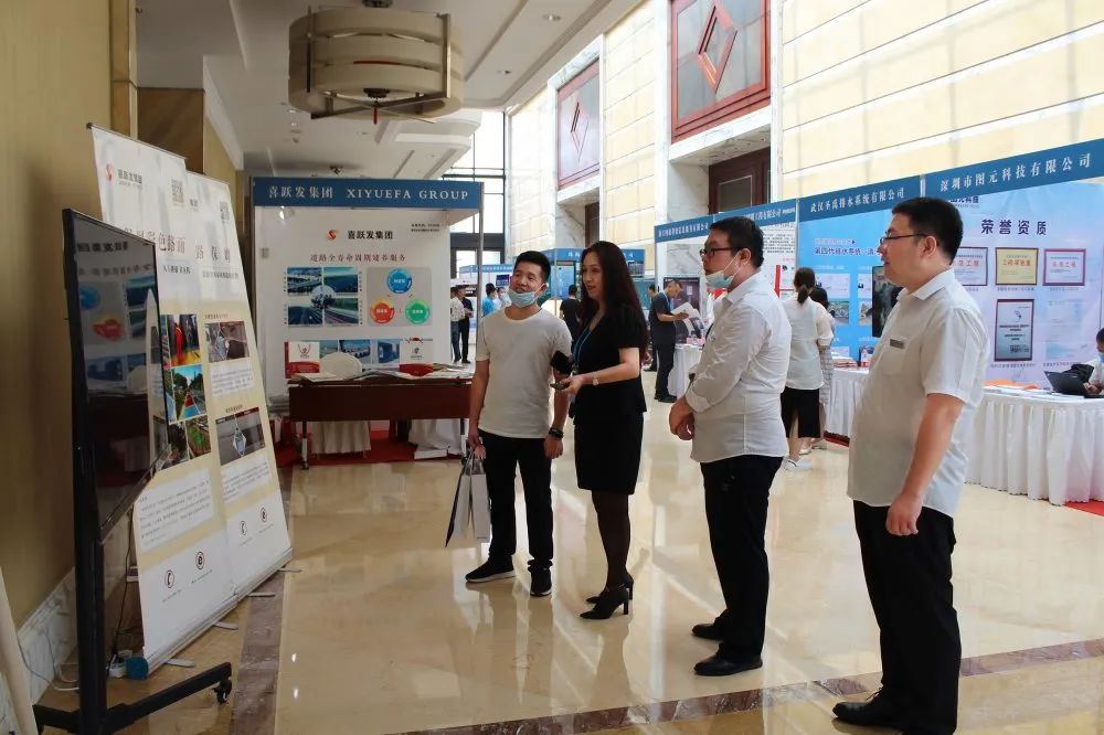 喜跃发被评为“山西省市政公用事业协会市政工程工程分会副会长单位”(图3) 喜跃发被评为“山西省市政公用事业协会市政工程工程分会副会长单位”(图3)