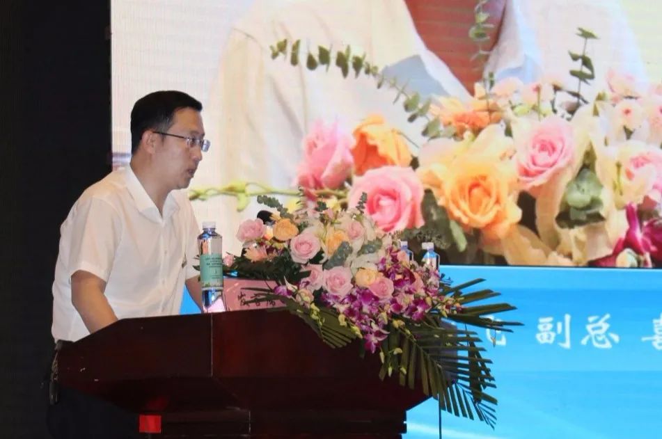 喜跃发被评为“山西省市政公用事业协会市政工程工程分会副会长单位”(图8) 喜跃发被评为“山西省市政公用事业协会市政工程工程分会副会长单位”(图8)