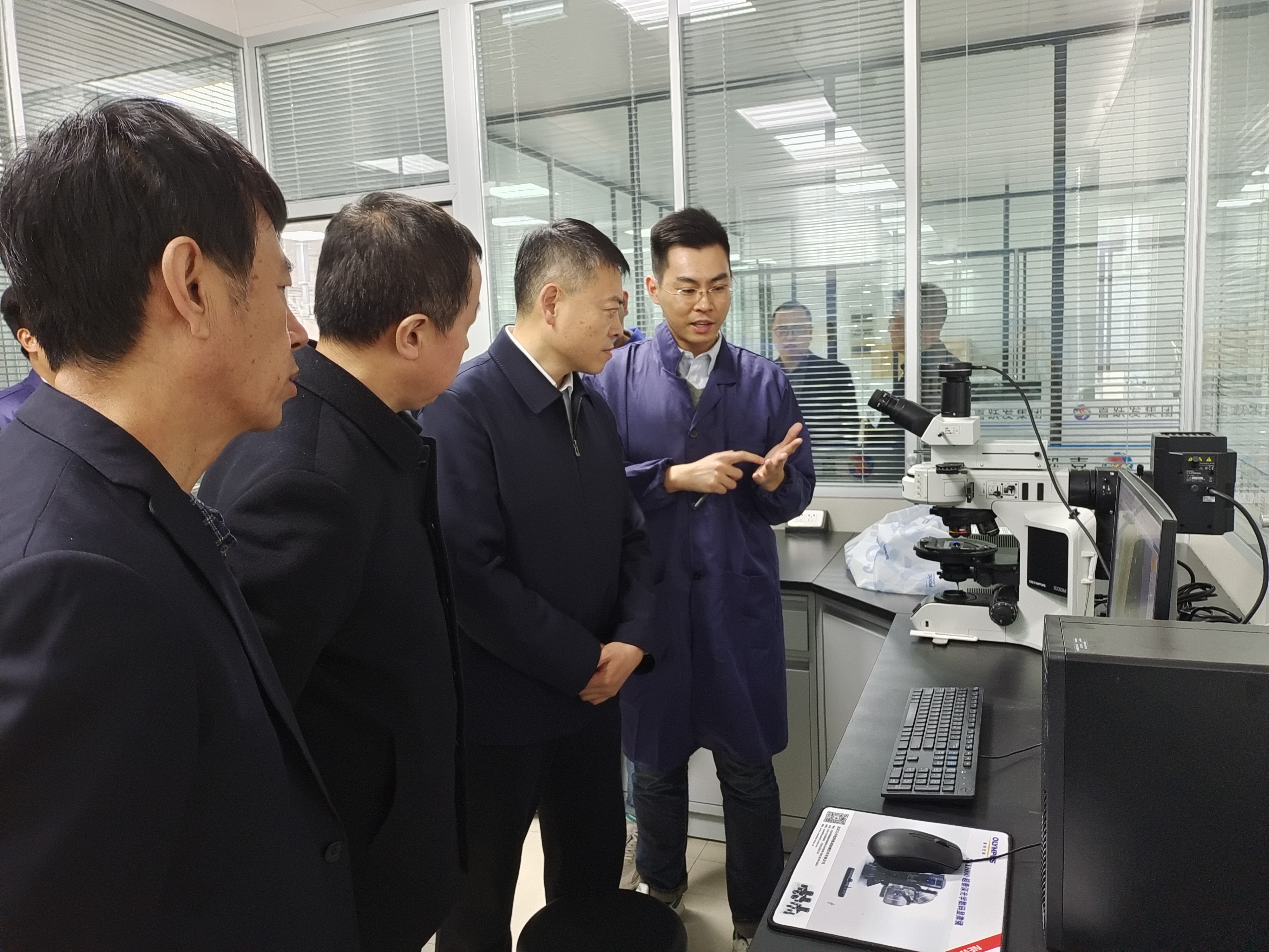 公司要闻 | 太原市金融办党组书记、主任孙炜一行深入我集团公司调研考察(图3)