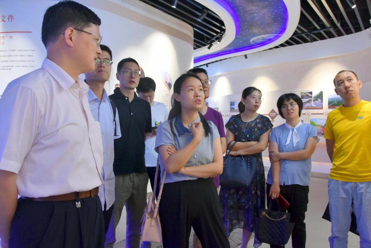 太原理工大学郑强教授团队一行到喜跃发集团参观调研(图2)