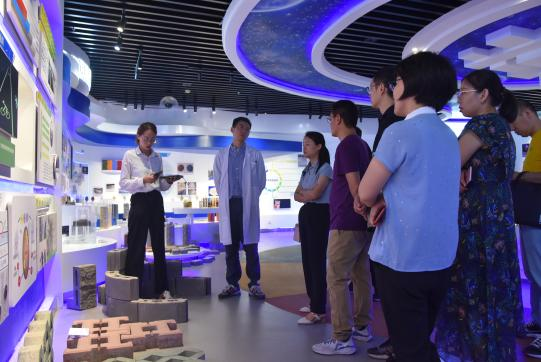 太原理工大学郑强教授团队一行到喜跃发集团参观调研(图4)