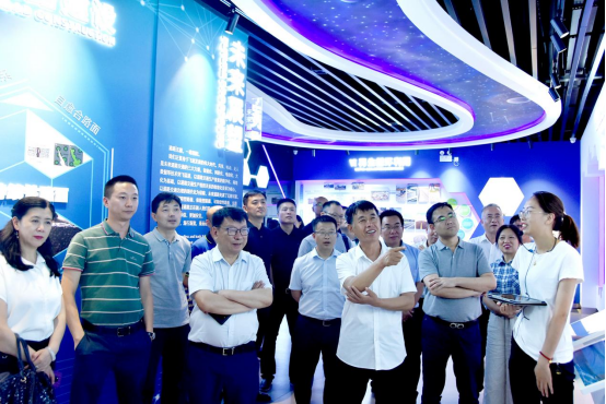 重庆交通大学“70载——情牵母校不忘初心”交流座谈会在喜跃发集团召开(图6)