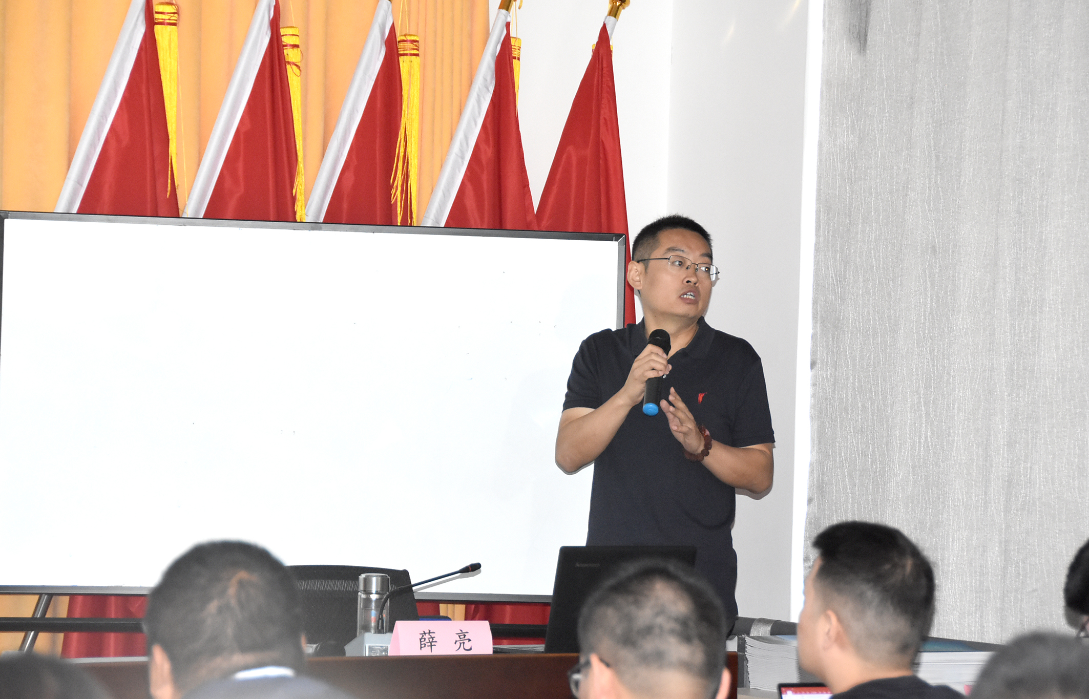 喜跃发集团组织召开公路行业规范解读及管养数字化专题培训会(图2)
