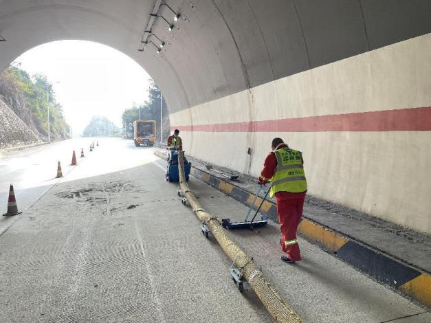 焕然一新!喜跃发集团路管家公路养护“四新”应用,助力莲花山隧道提质增效(图5) 图片11.png